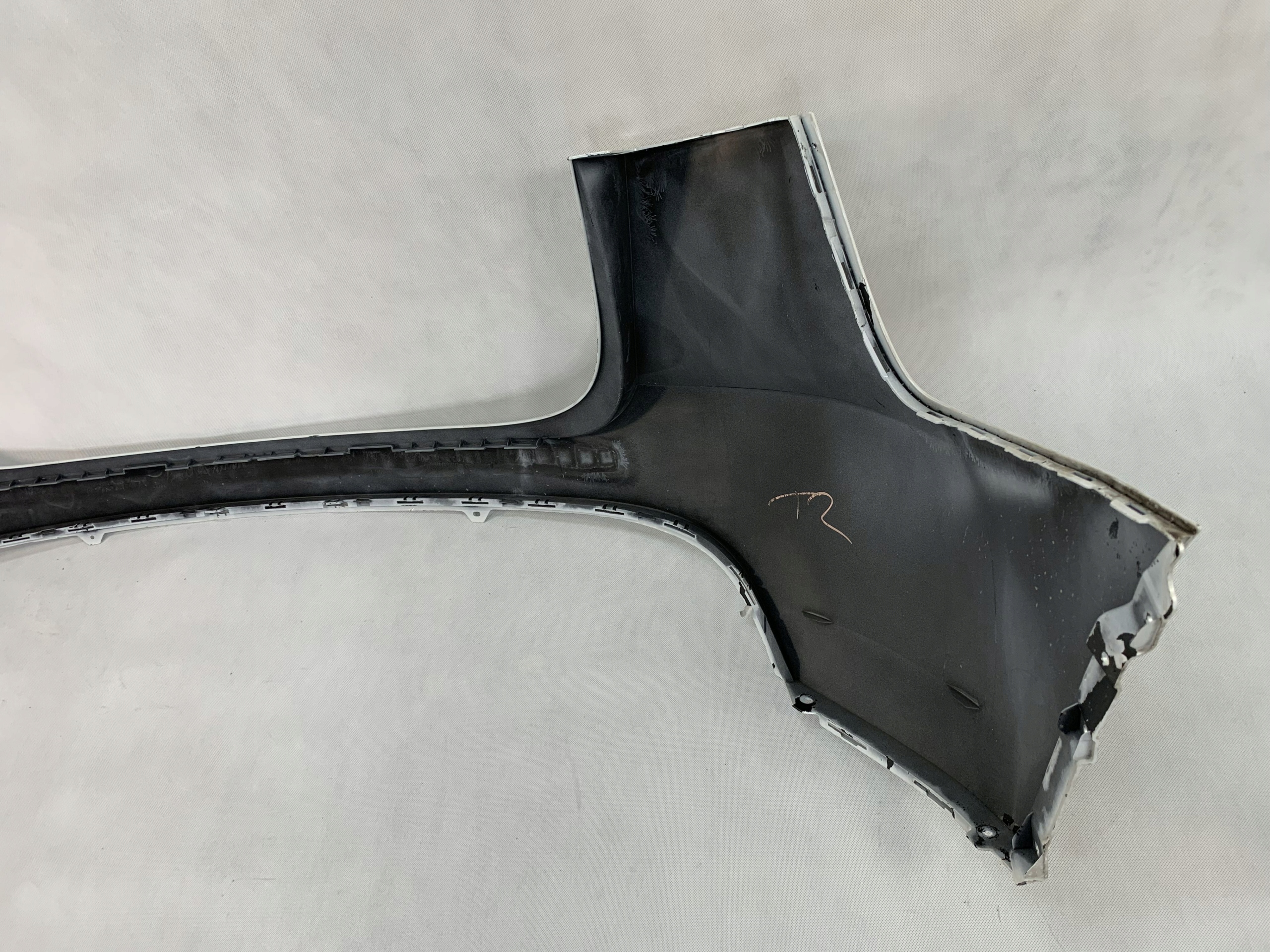 bumper rear Tesla Model Y 19r 2019 35144 09.25
