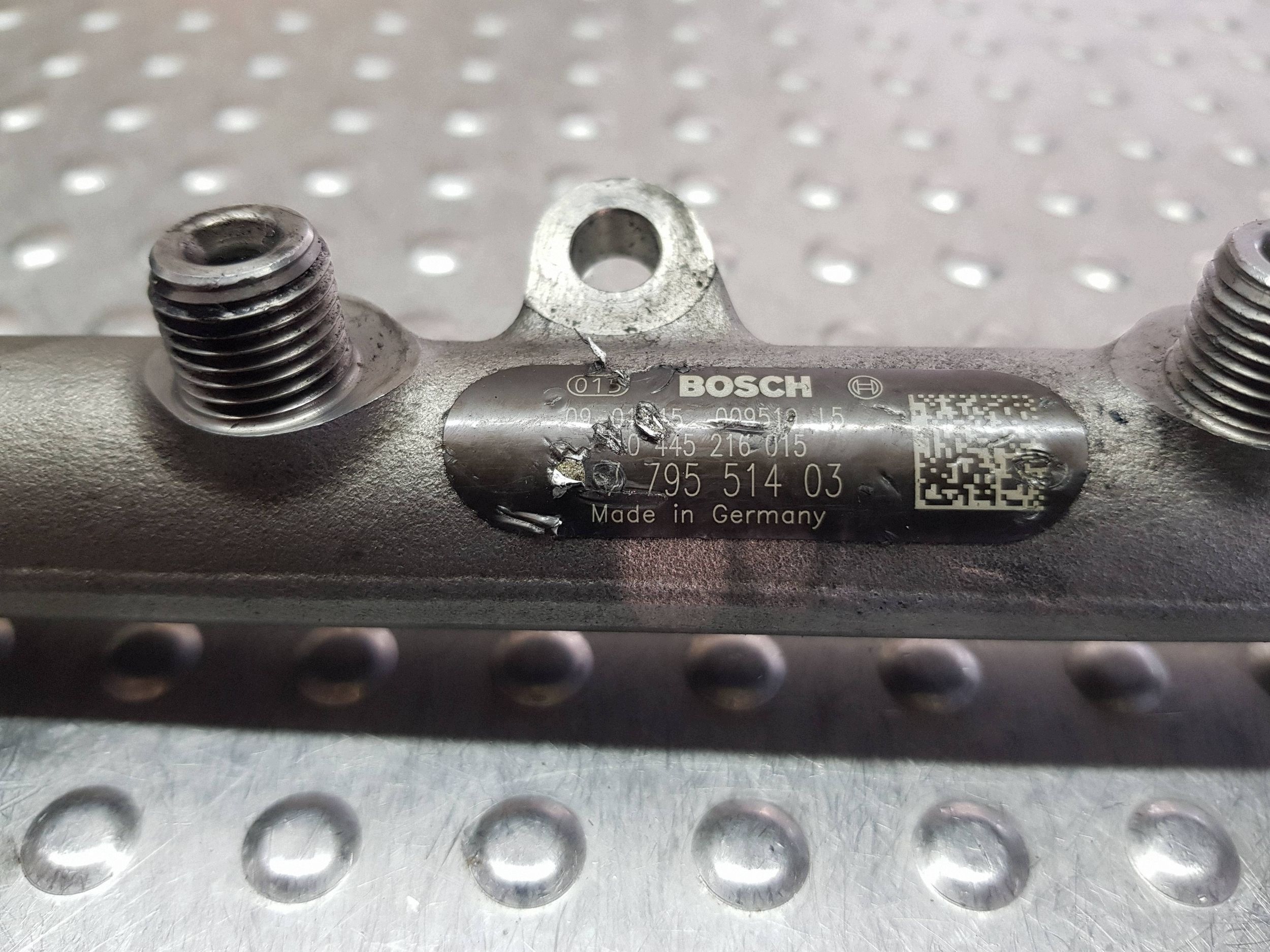 injection ramp sensors 7795514 BMW E60 E61 E65 E70 E87 E90 3.0 D M57N2