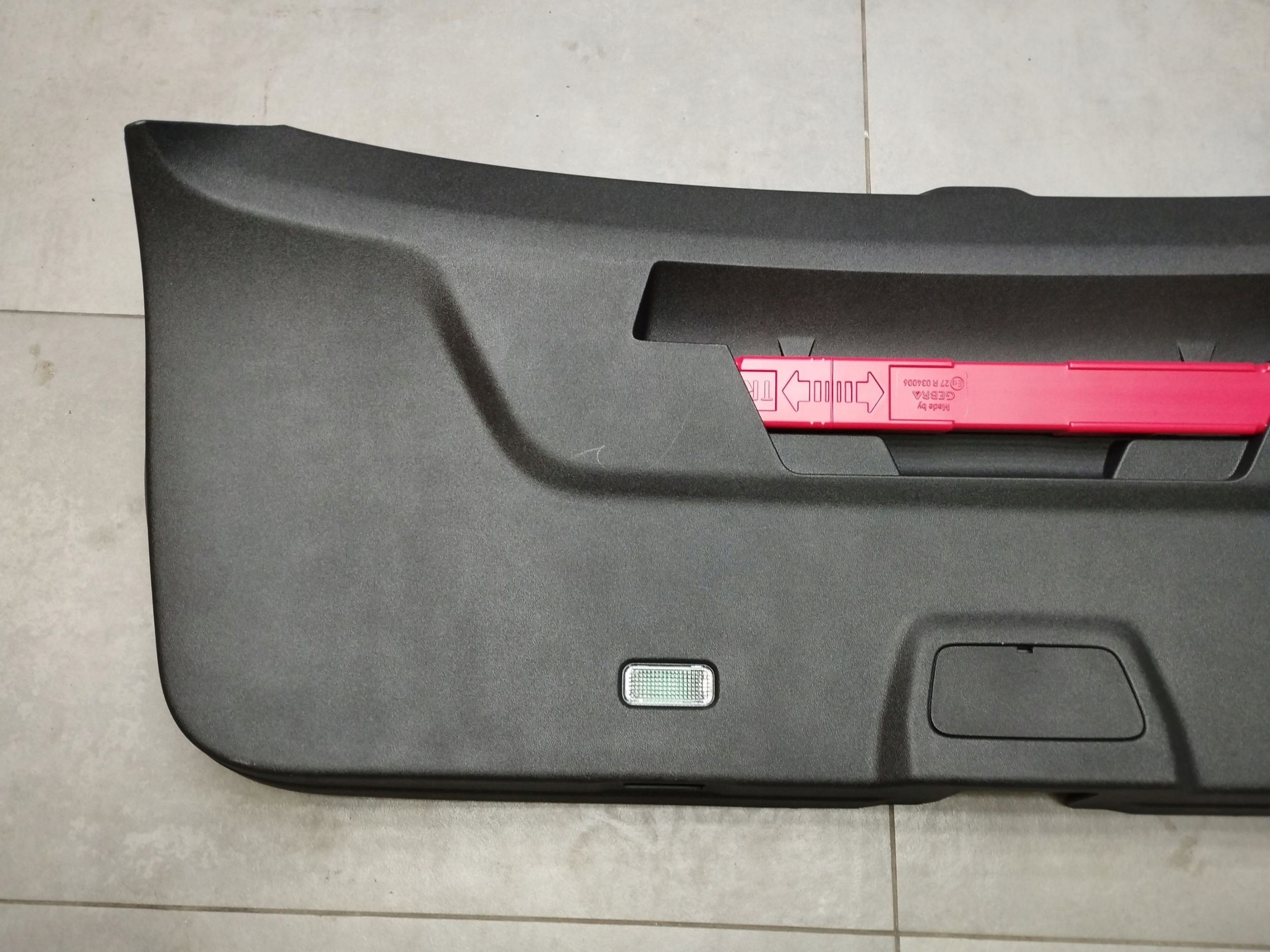 Audi A5 B10 KOMBI upholstery bonnet rear part 8B9867979