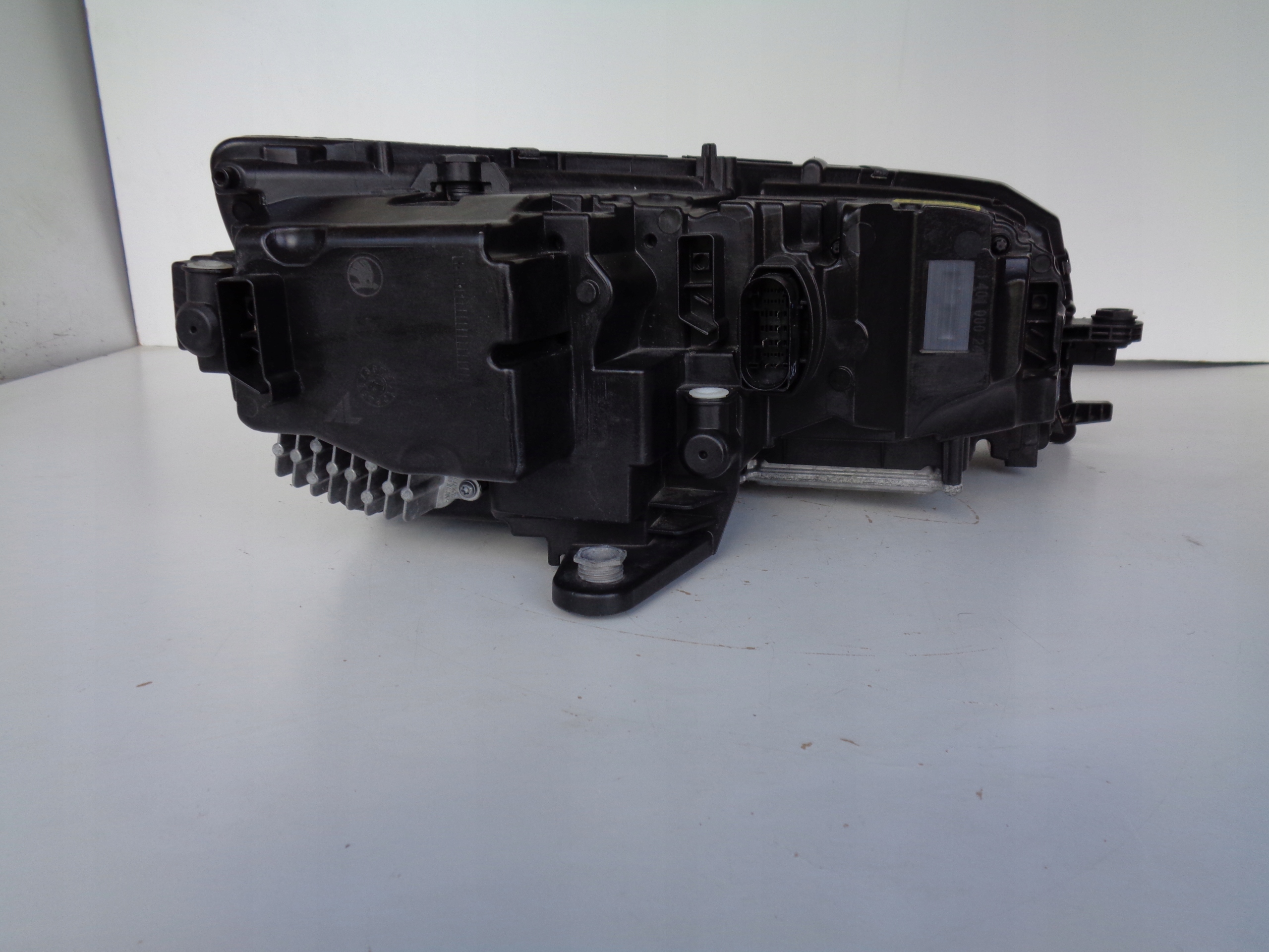 light left REFLEKTOR SKODA OCTAVIA III 3 5E 5E0 LIFT 16- FULL LED