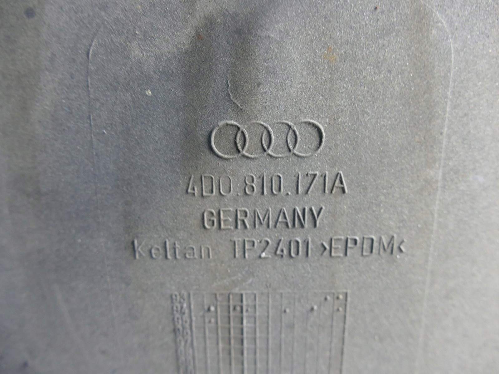 AUDI A8 D2 mudguard left rear part left rear. 4D0810171A