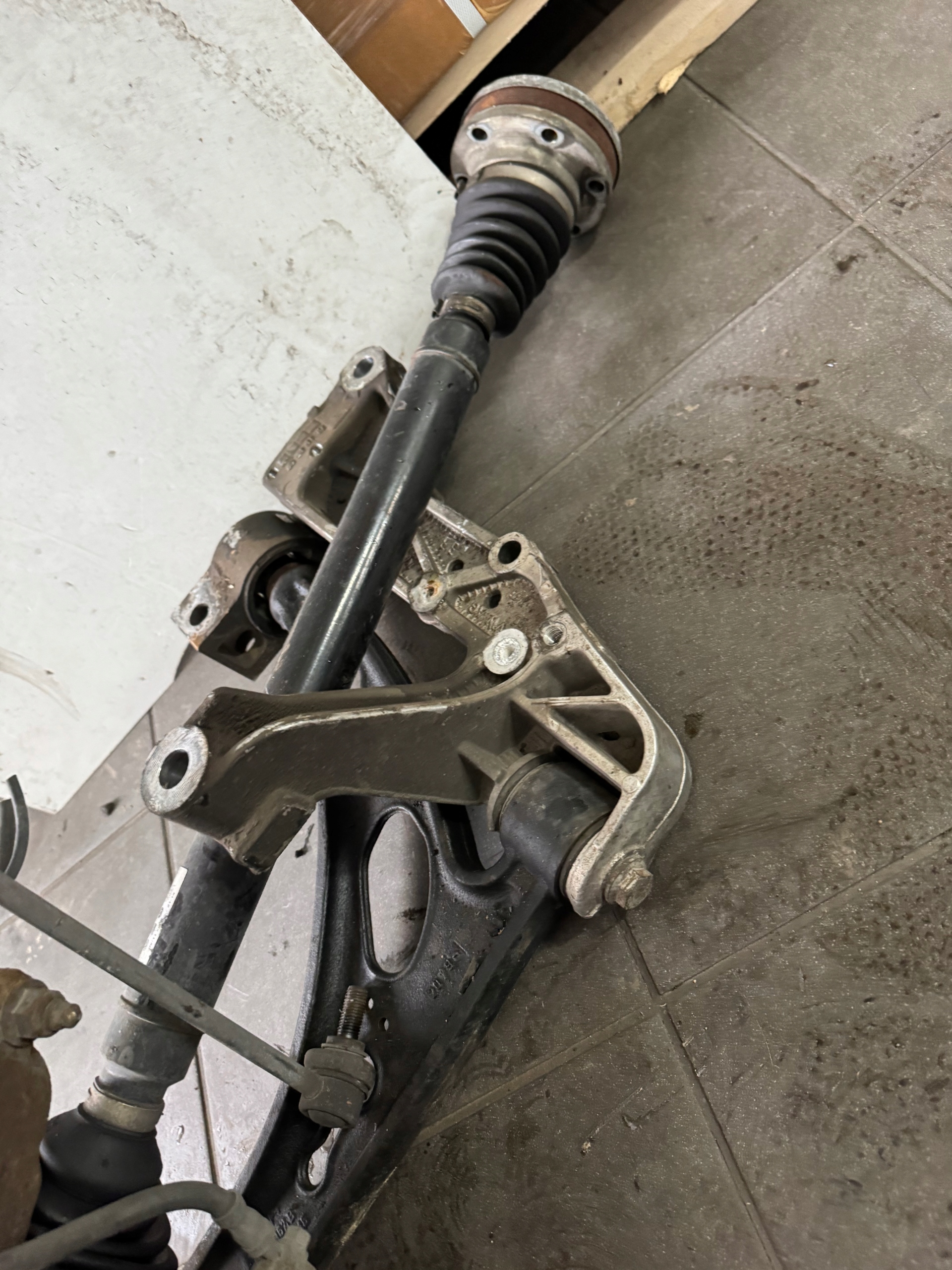 swing shock absorber MCPERSON right front AUDI A3 8P LIFT semi-axis arm