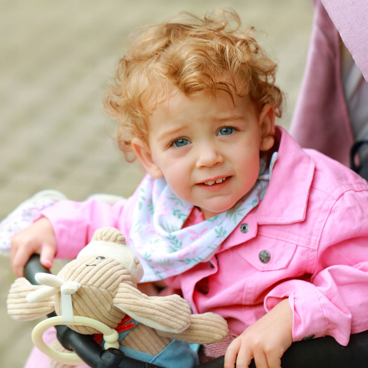 BABYONO ZABAWKA DLA DZIECI Z POZYTYWNKĄ I GRYZAKIEM PIES OGRODNIK 1124/01 Kod producenta 1124/01