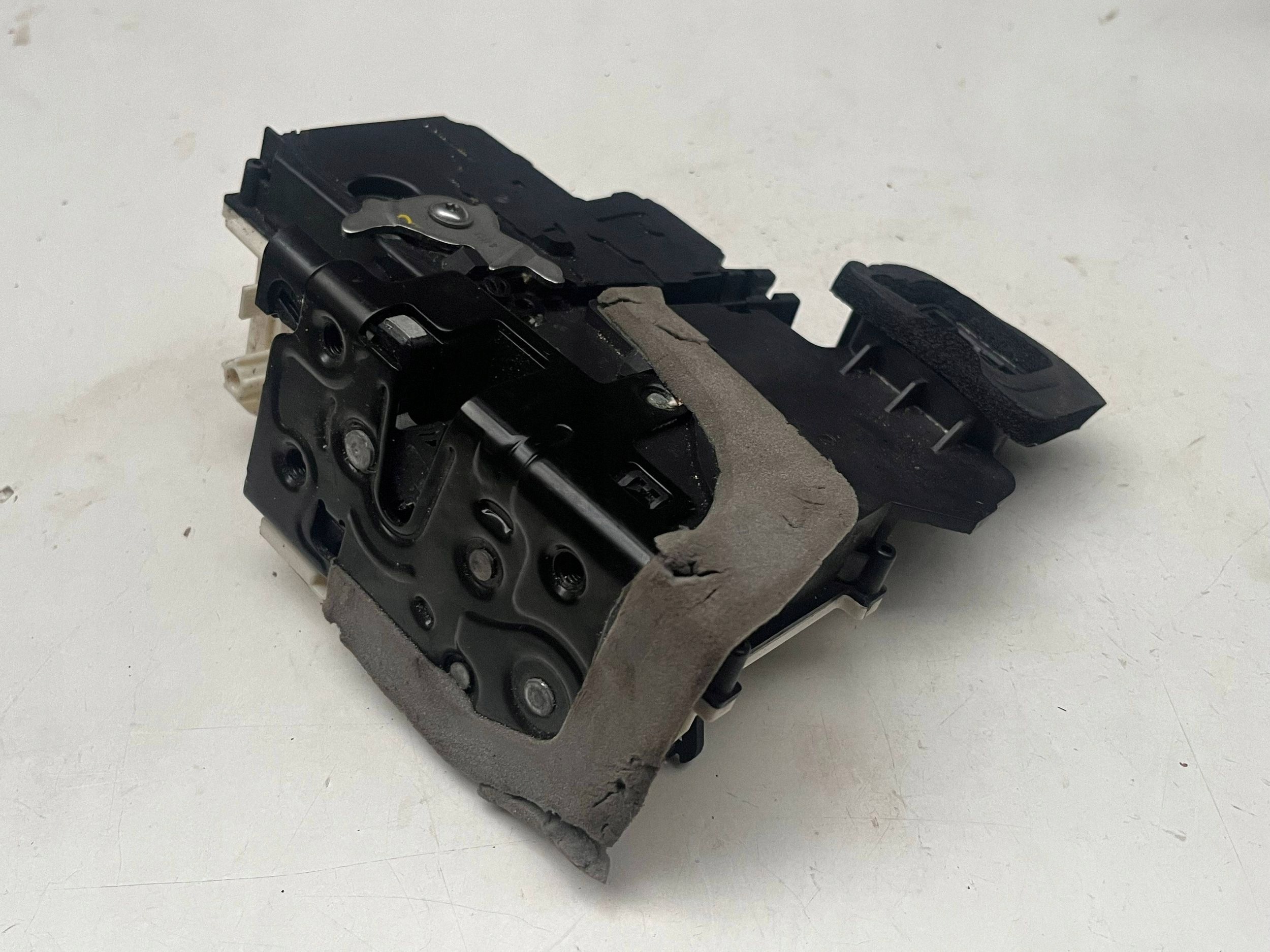AUDI A6 C8 lock door right rear part 4K0839016Q @M