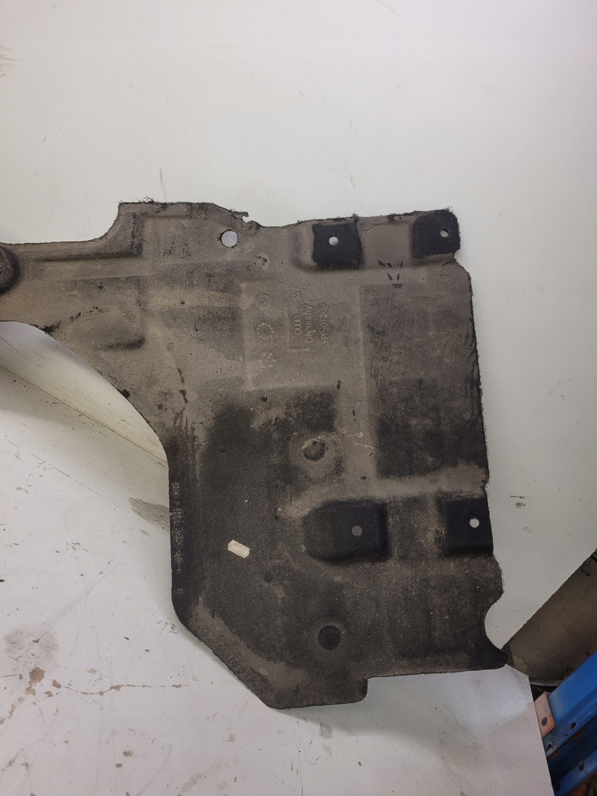 cover cover chassis left T AUDI A8 D4 4H4825213C