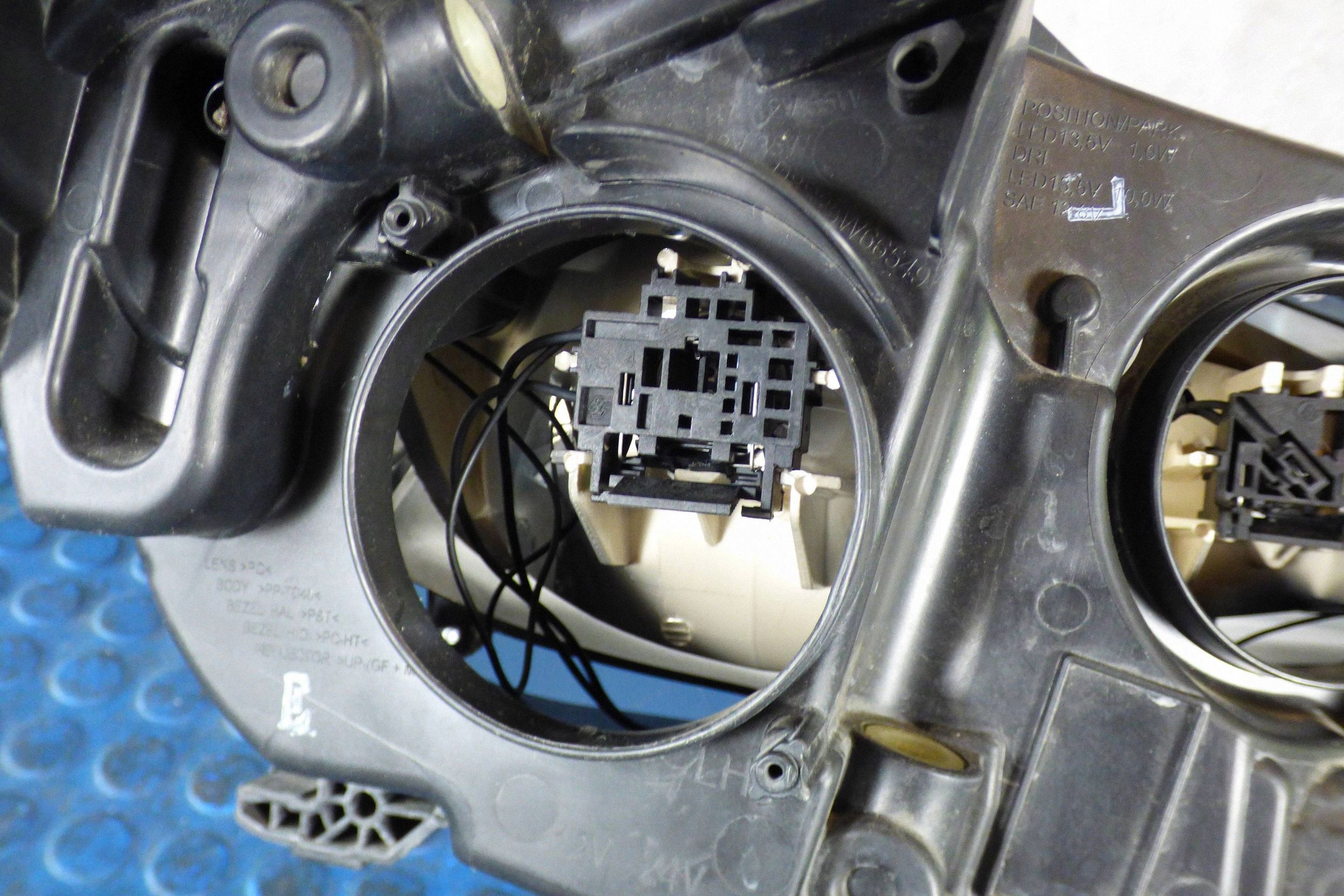 Ford Focus MK3 reflektor light left BM51-13W030-NB original st.BDB EUROPA