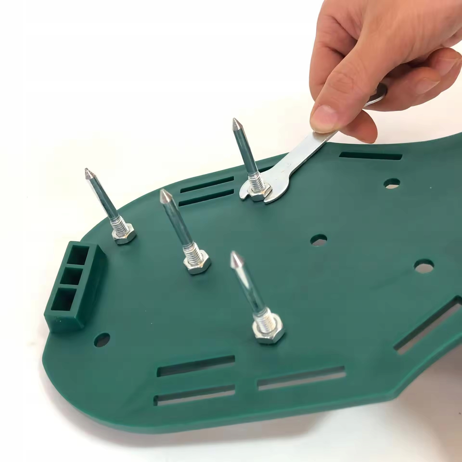 AERATOR WERTKULATOR DO TRAWNIKÓW NAPOWIETRZANIA DUŻE KOLCE NA BUTY AREATOR Waga produktu z opakowaniem jednostkowym 1.6 kg