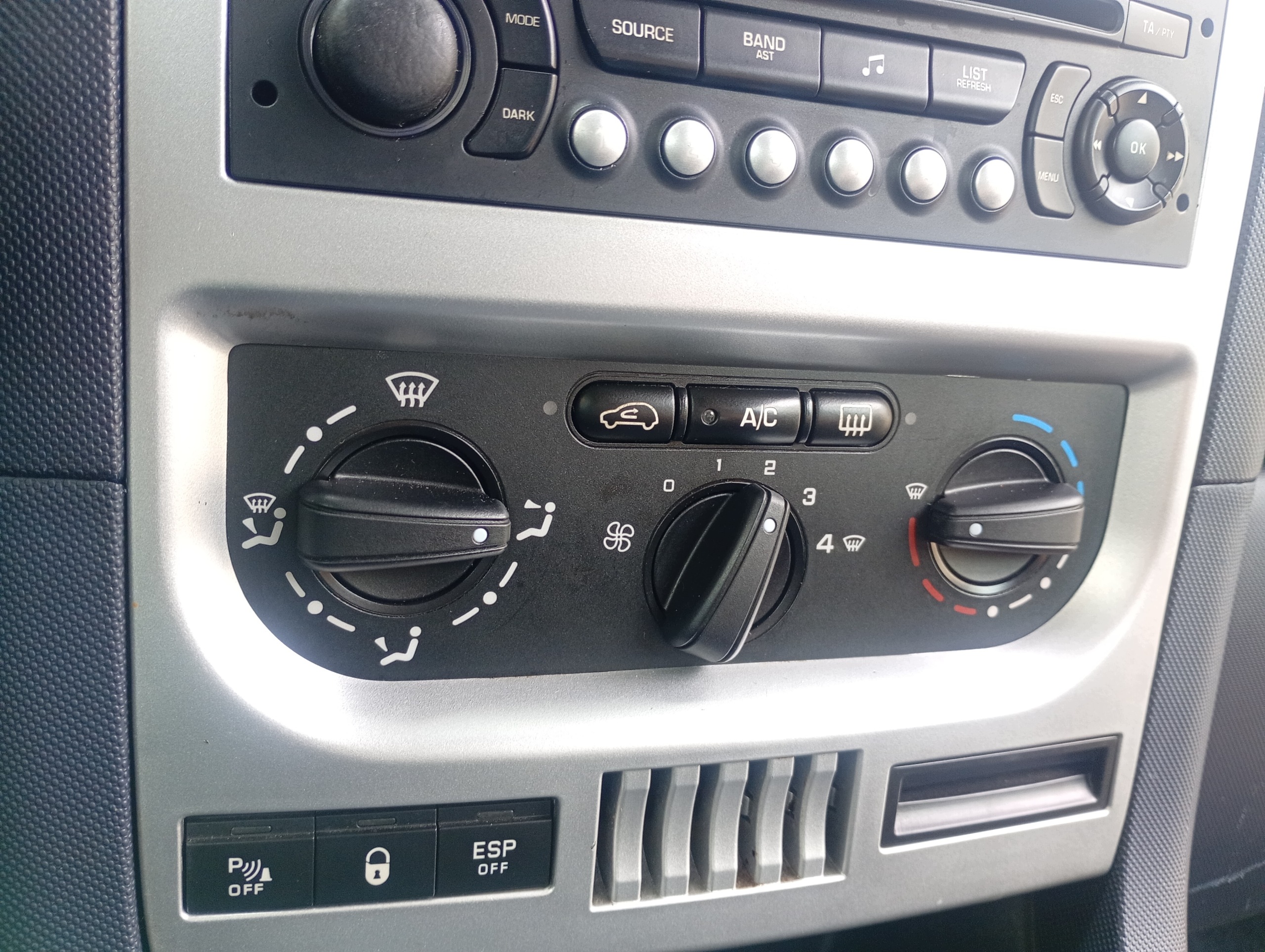 Panel switch regulacja air conditioning devices heating Peugeot 1007 06-13