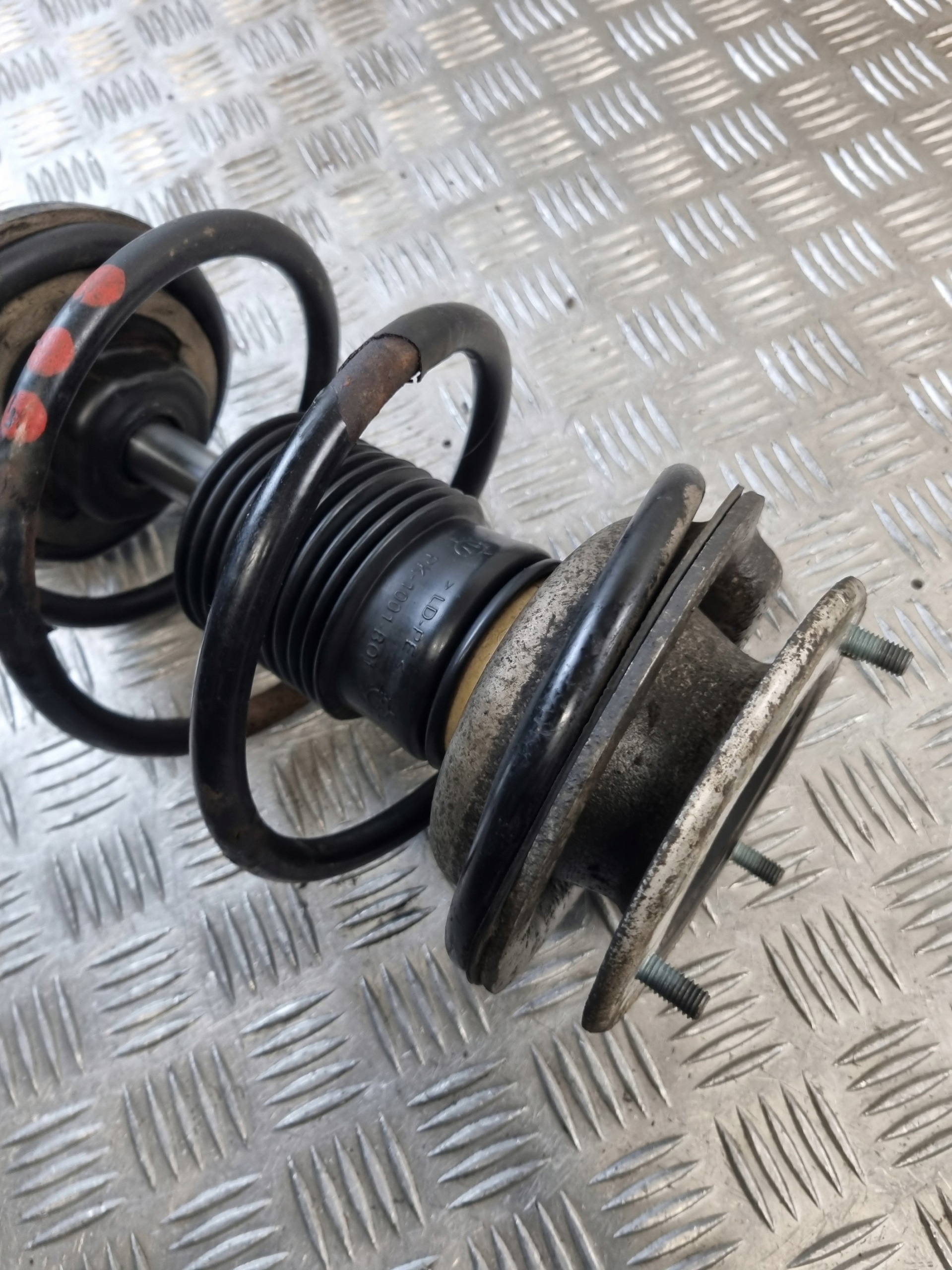amortizer lijevi prednji dio prednji strune BMW E46 2.0D