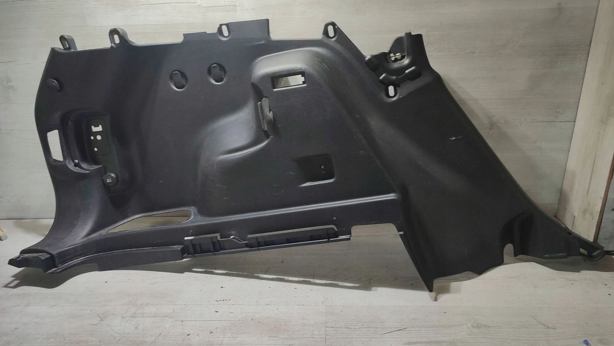 Jeep Cherokee 2015 rear part side left side wykonczenia boot