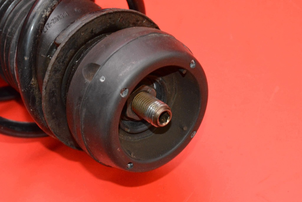 shock absorber left front 6R0413031BF SKODA RAPID 1.2 TSI 85 KM 12-17