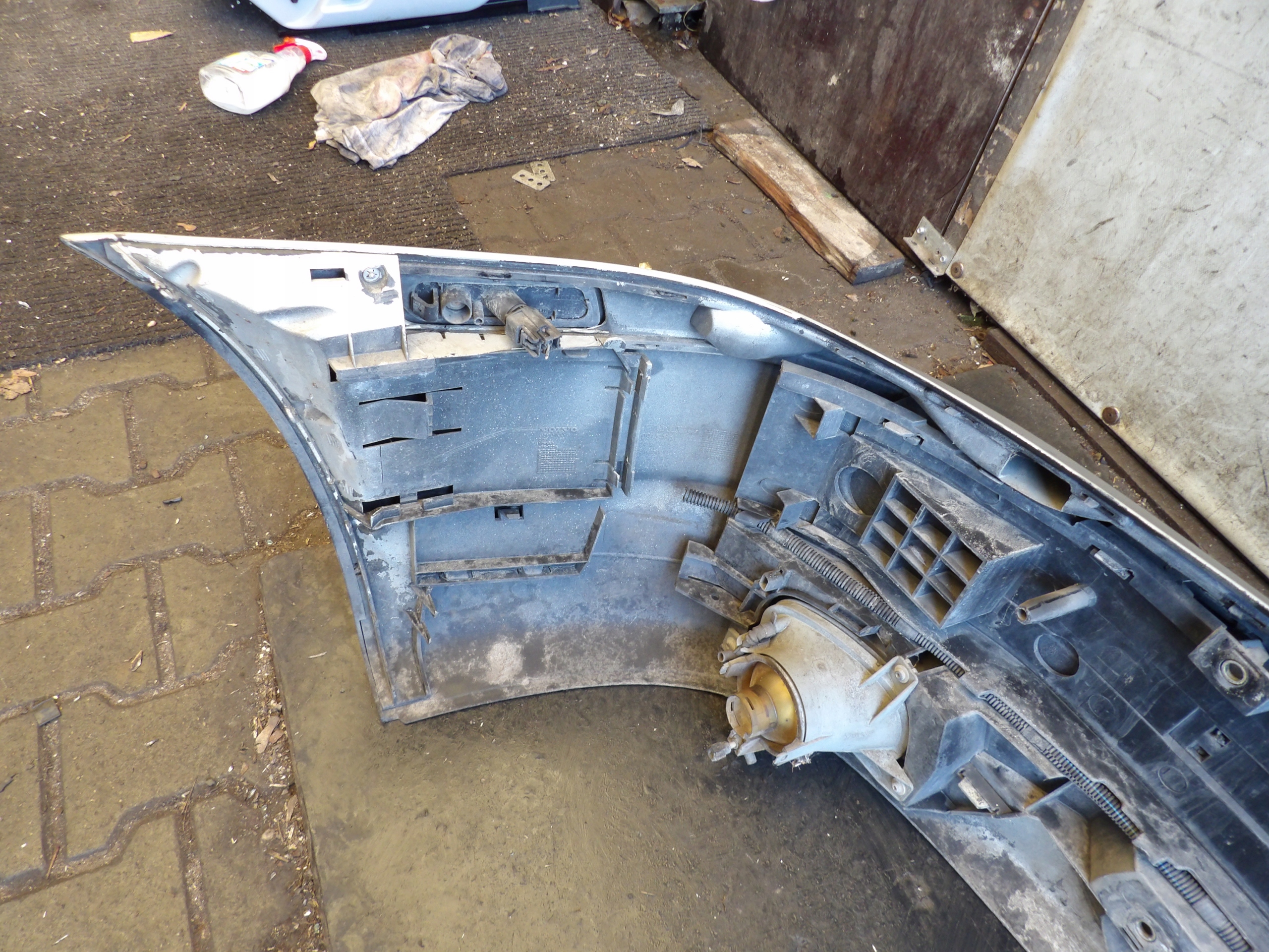 Volvo S80 bumper front lak. 443-46