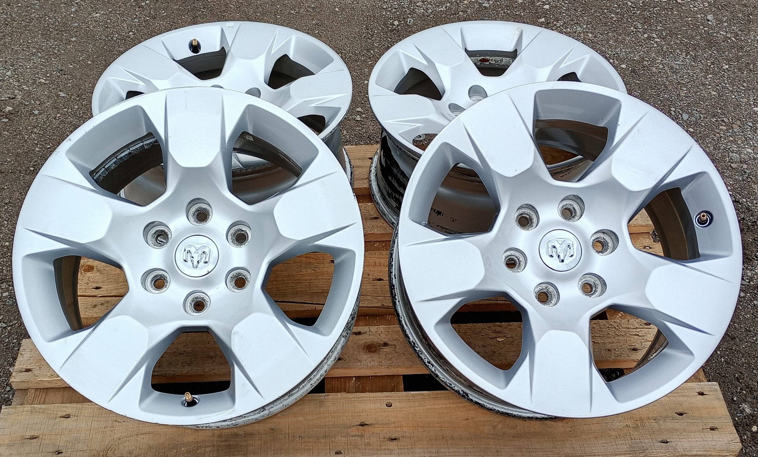 wheels discs disc 6x139.70 18R komplet Dodge RAM 1500 2019