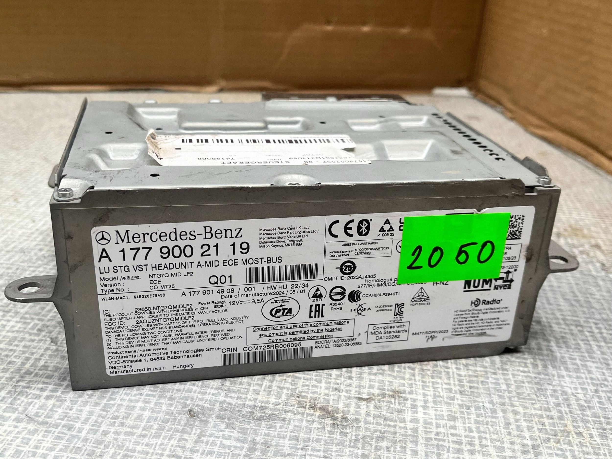 MERCEDES HEADUNIT RADIO NAVI + code 1779002119 A1779002119 @M