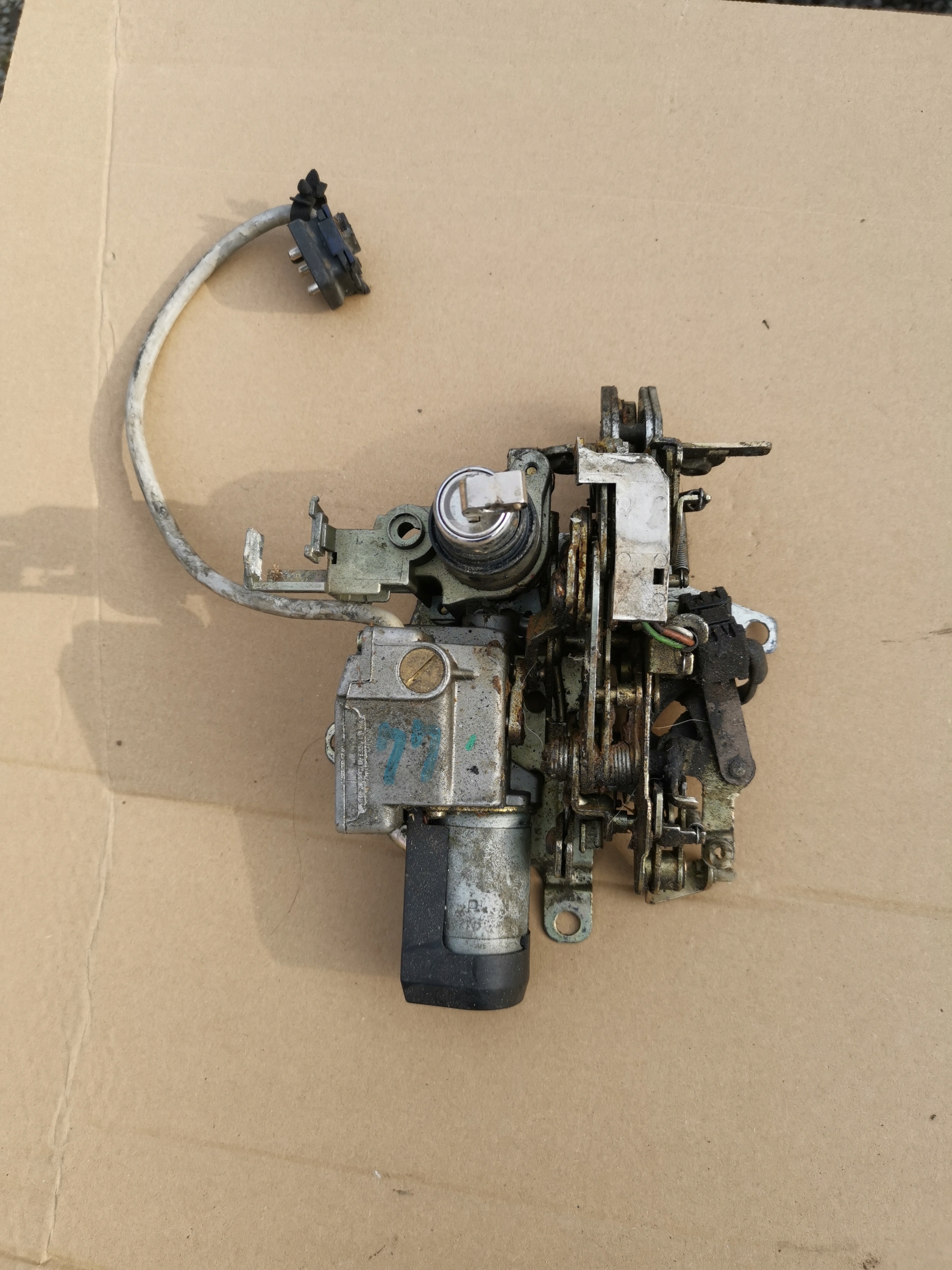 lock bonnet boot Mercedes W124 E-klasa kombi