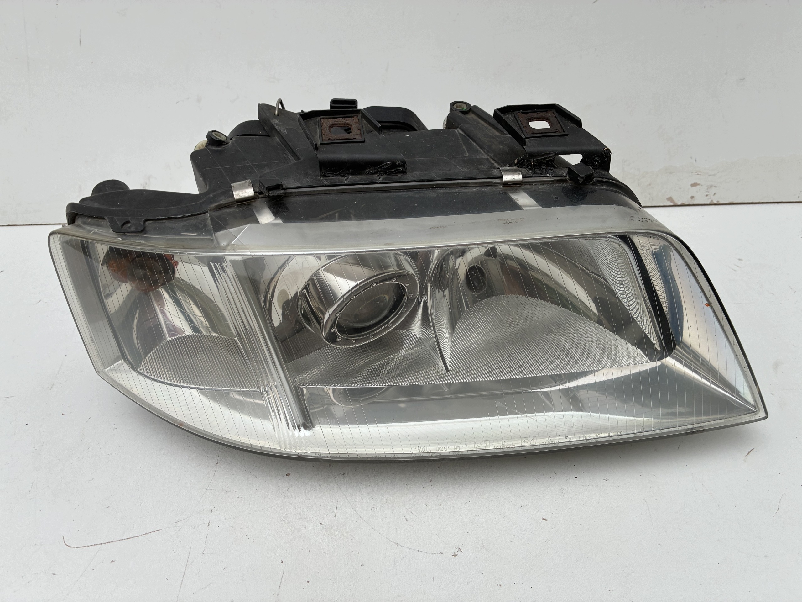 Reflektor light front front right Audi A4 B5 Lift 99-01r. ==OEM== Europa