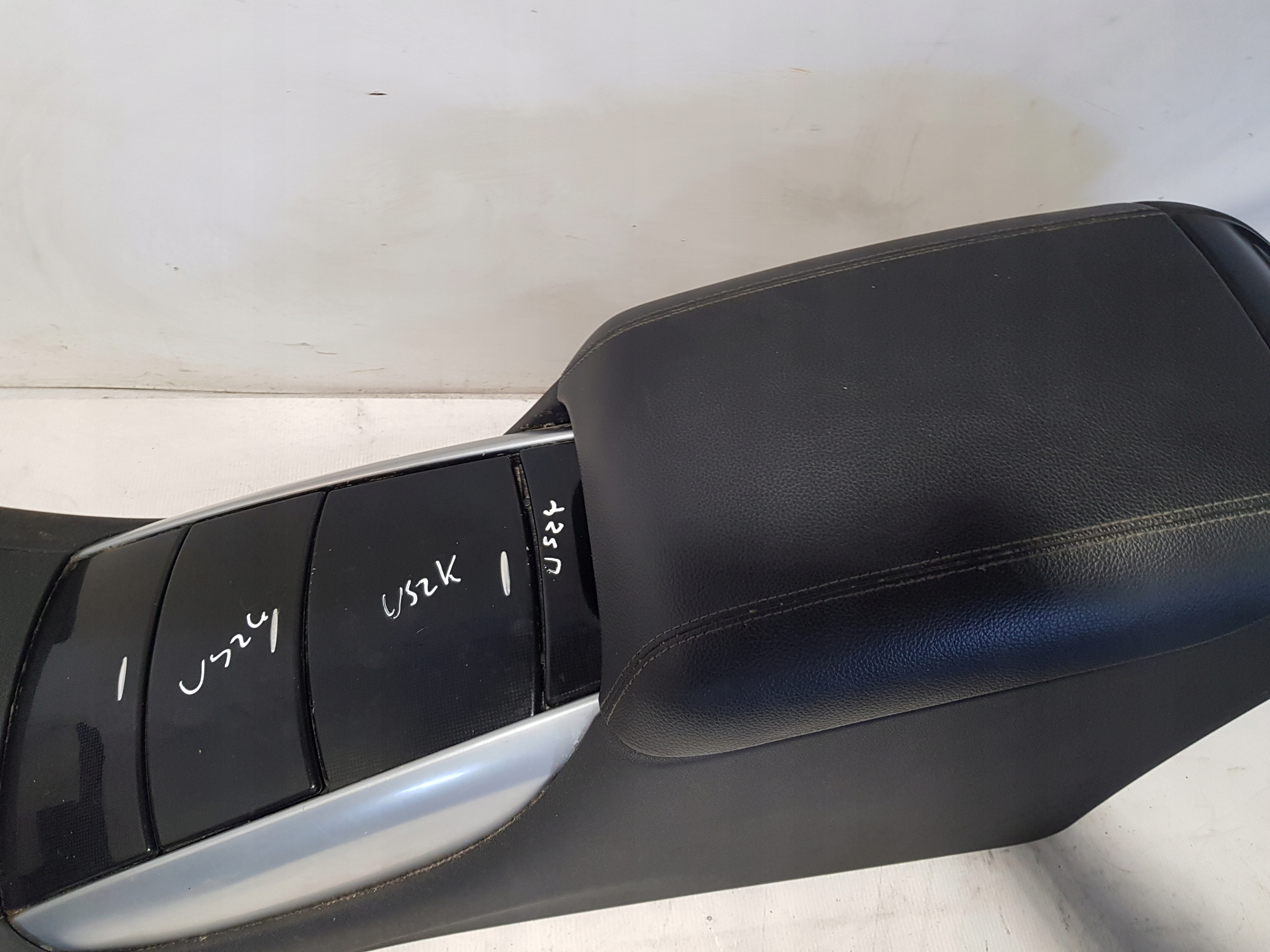 armrest MERCEDES W251 TUNEL