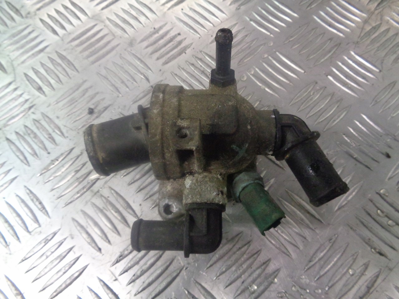 OBUDOWA TERMOSTATU OPEL ASTRA III