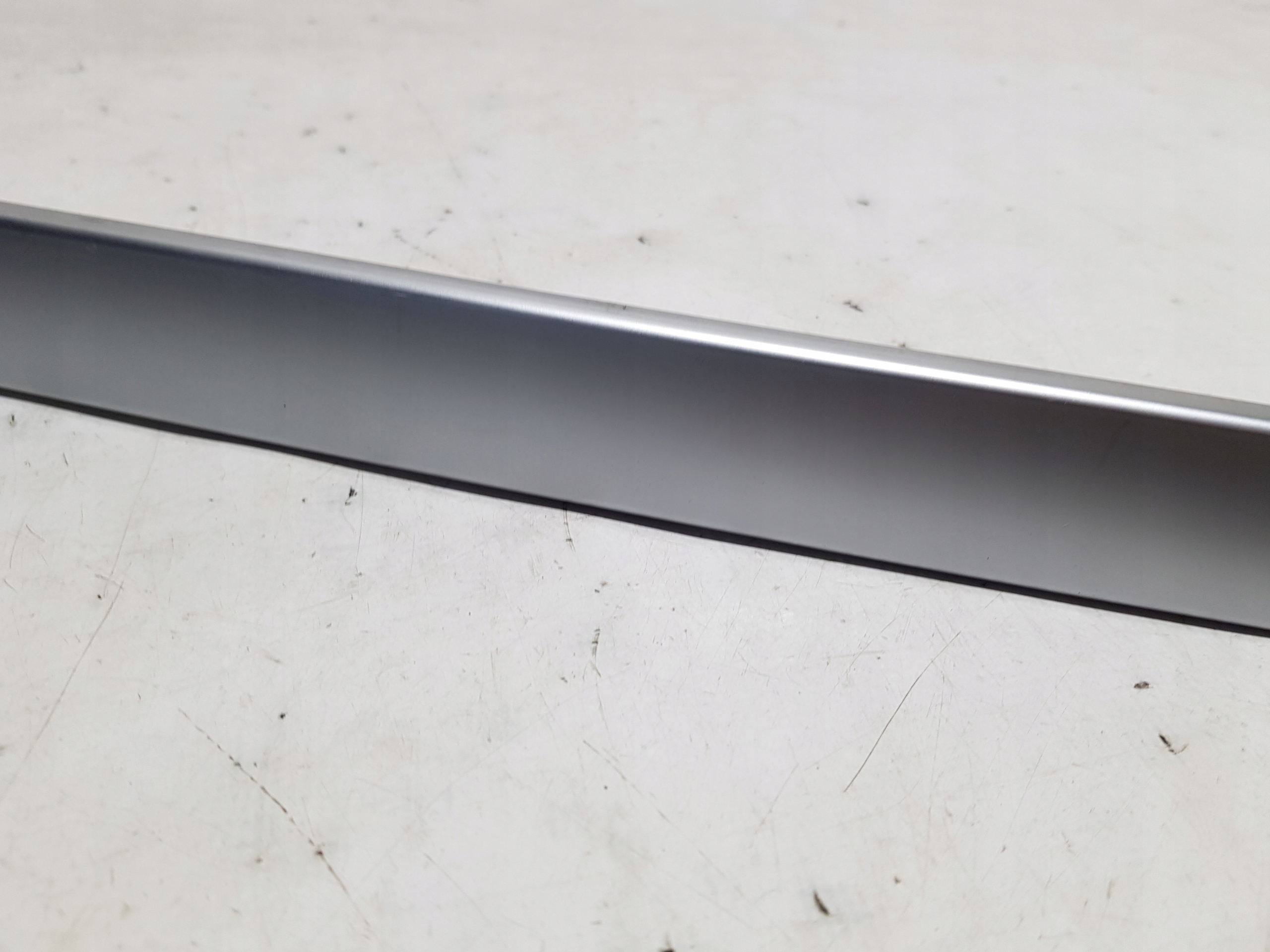 moulding DEKOR door left left MERCEDES W207 2077270322