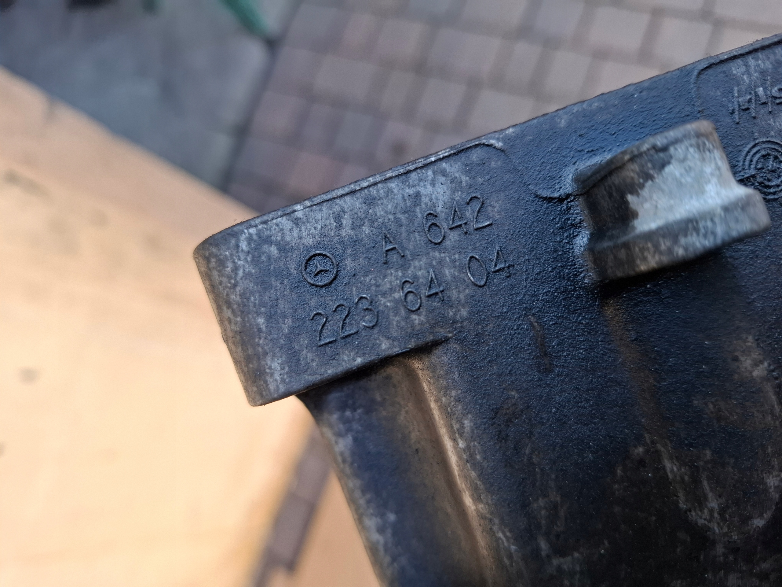 MERCEDES W212 3.0 CDI engine mount A6422236404