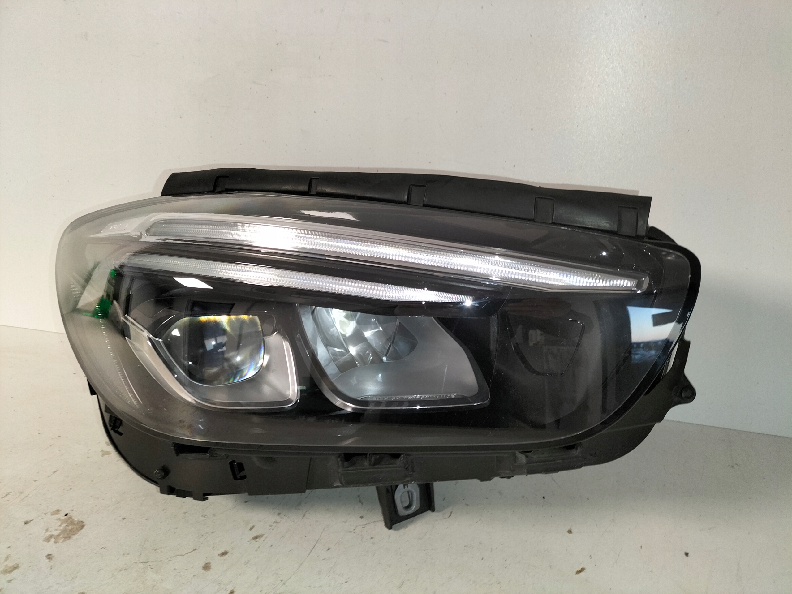 light front reflektor right MERCEDES B KLASA W247 18- FULL LED