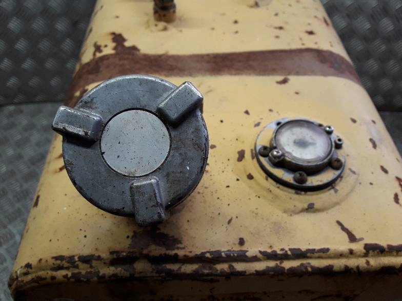 tank KOPARKA