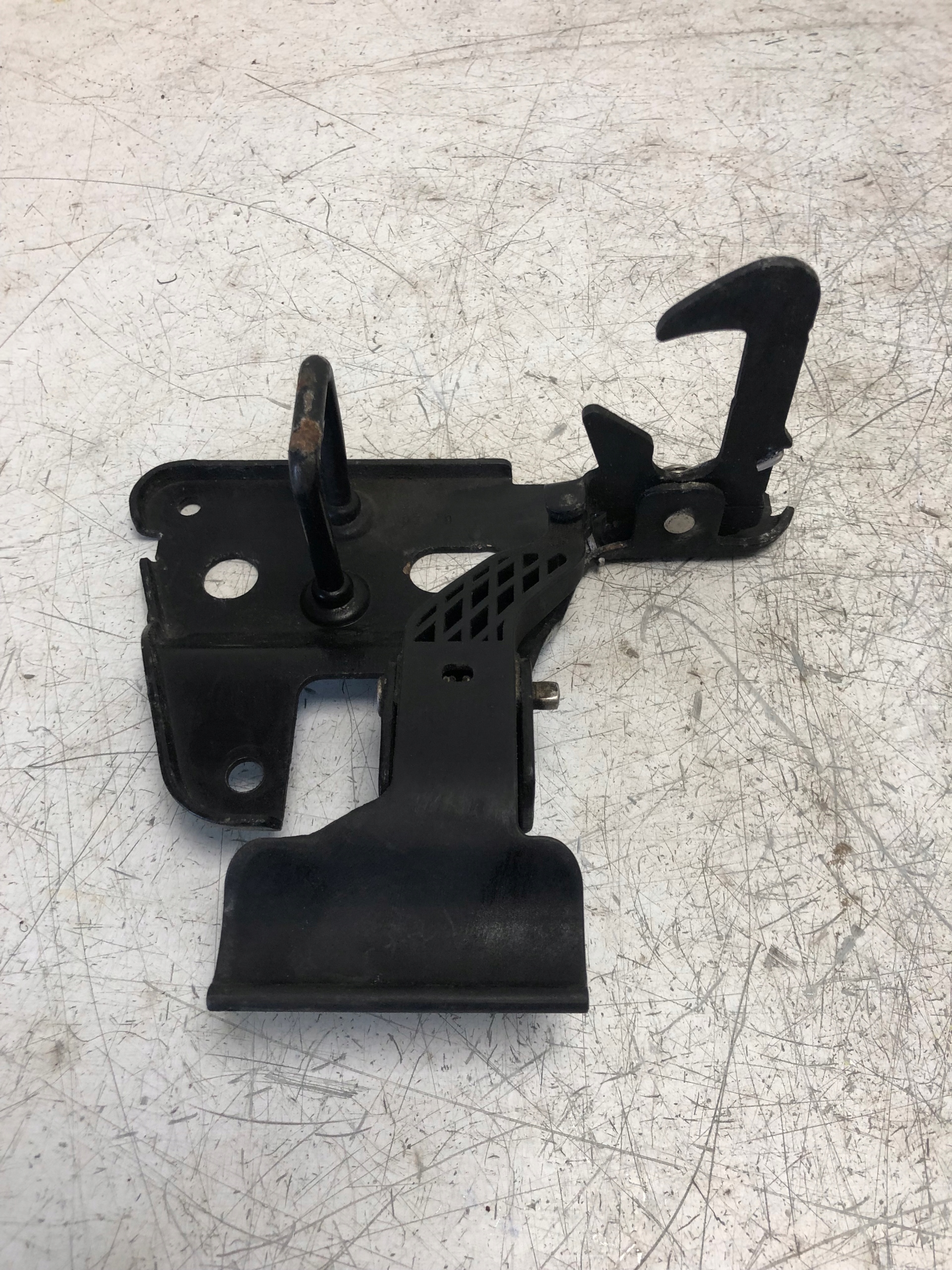 lock RYGIEL bonnets AUDI A6 C6 4F0823480B