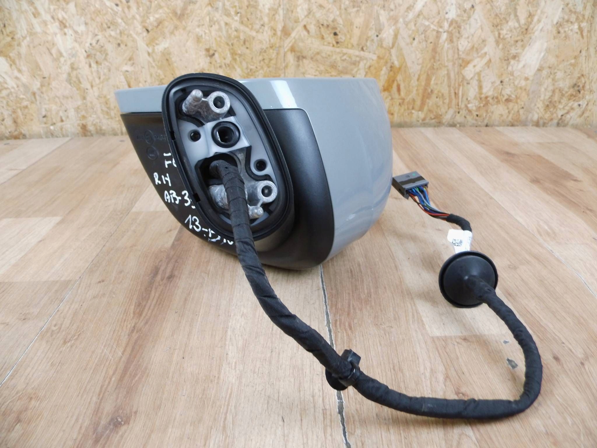 Volvo XC90 II mirror left 13-of cables (vertical)