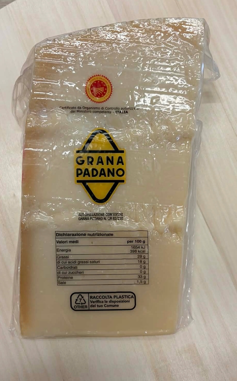 Ser Grana Padano Dop około 1kg Włoski ser dojrzewający