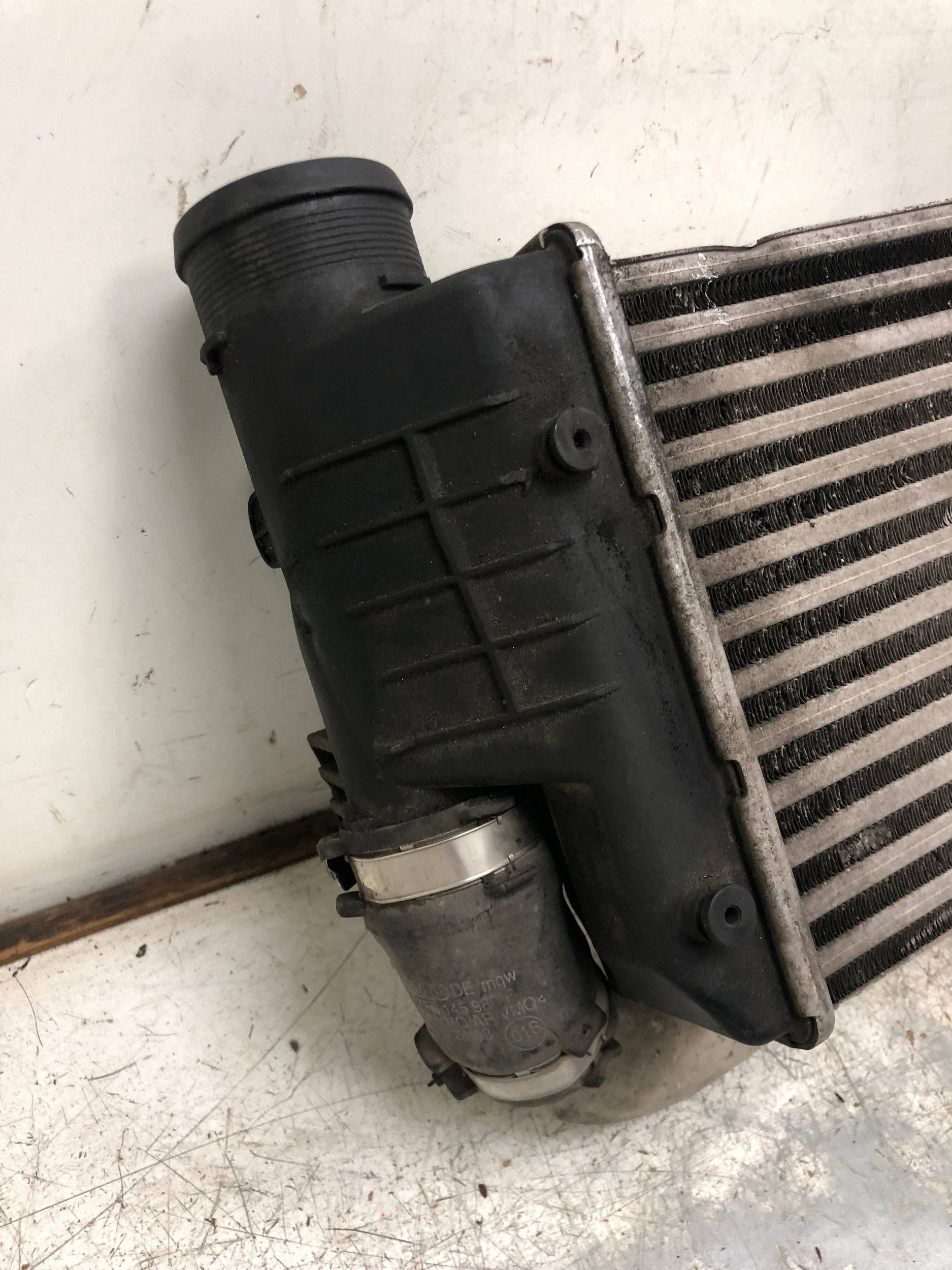 radiator intercooler right 3.0 TDI AUDI A6 C6 4F0145806E