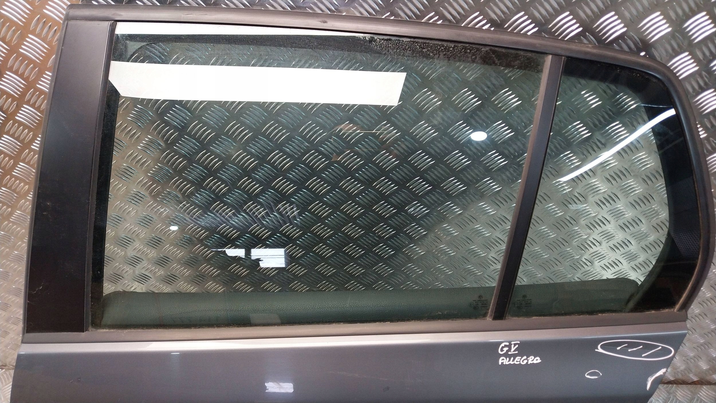 door rear part left VW GOLF V 03