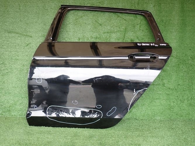 VW PASSAT B9 KOMBI 3J0 door left rear. rear part