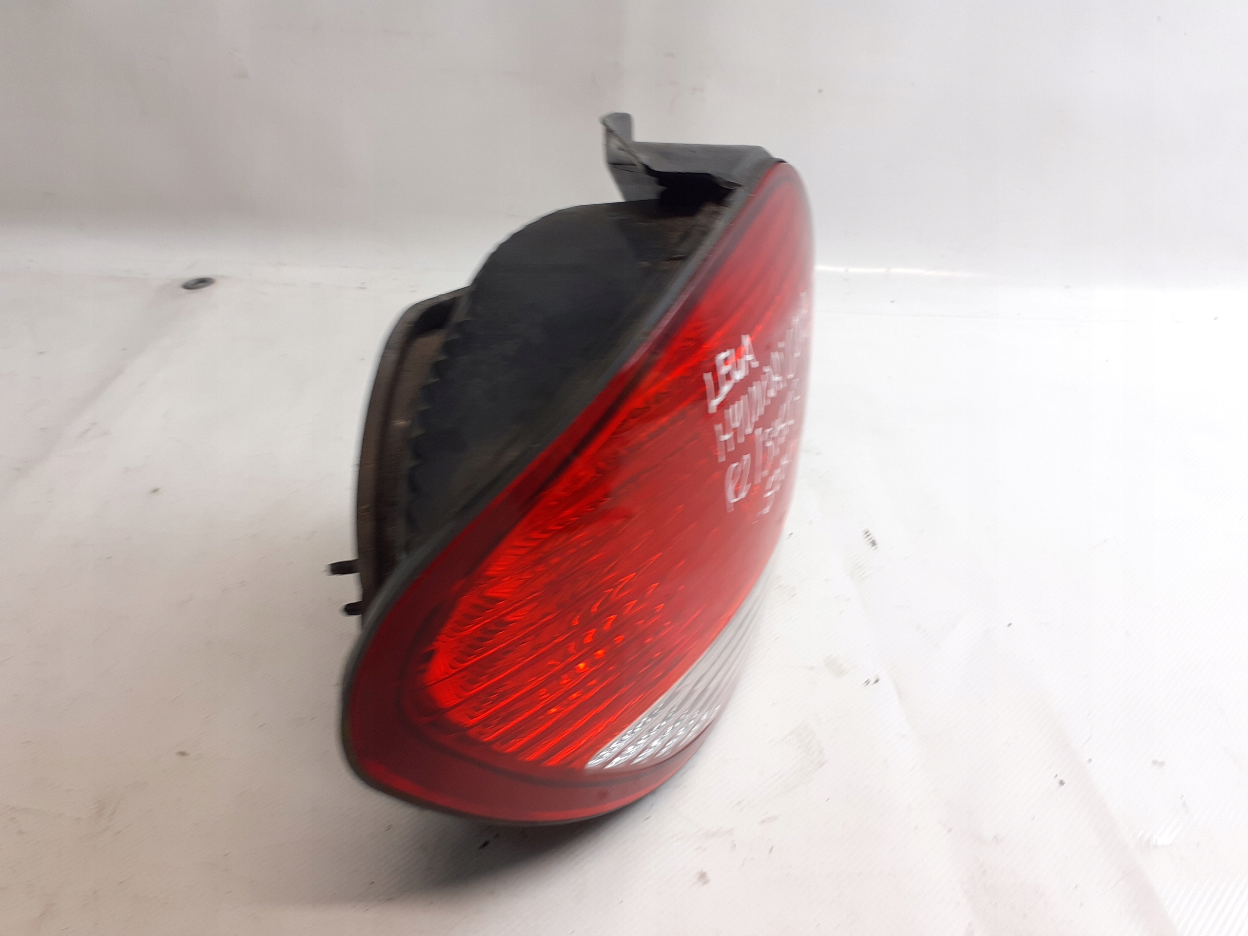 Hyundai Coupe light rear part left