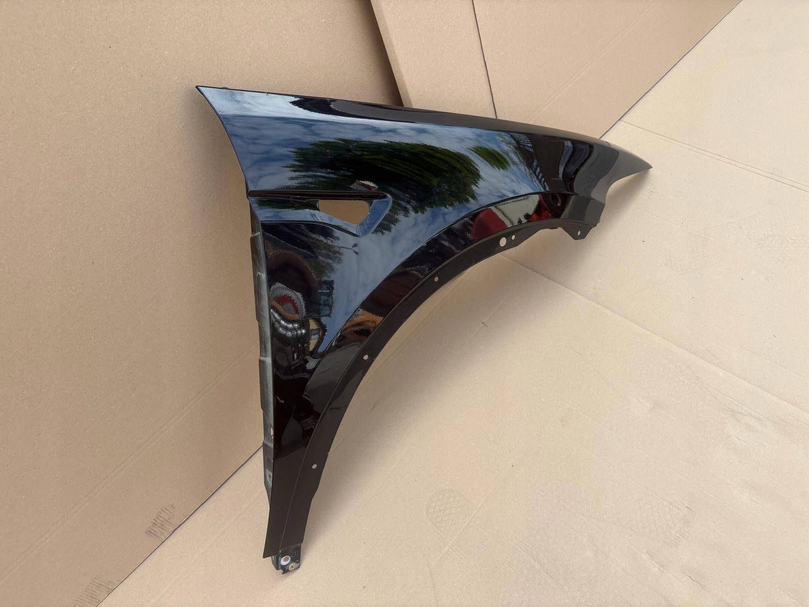 Tesla Model X Błotnik Prawy Przód PBSB Producent części Tesla