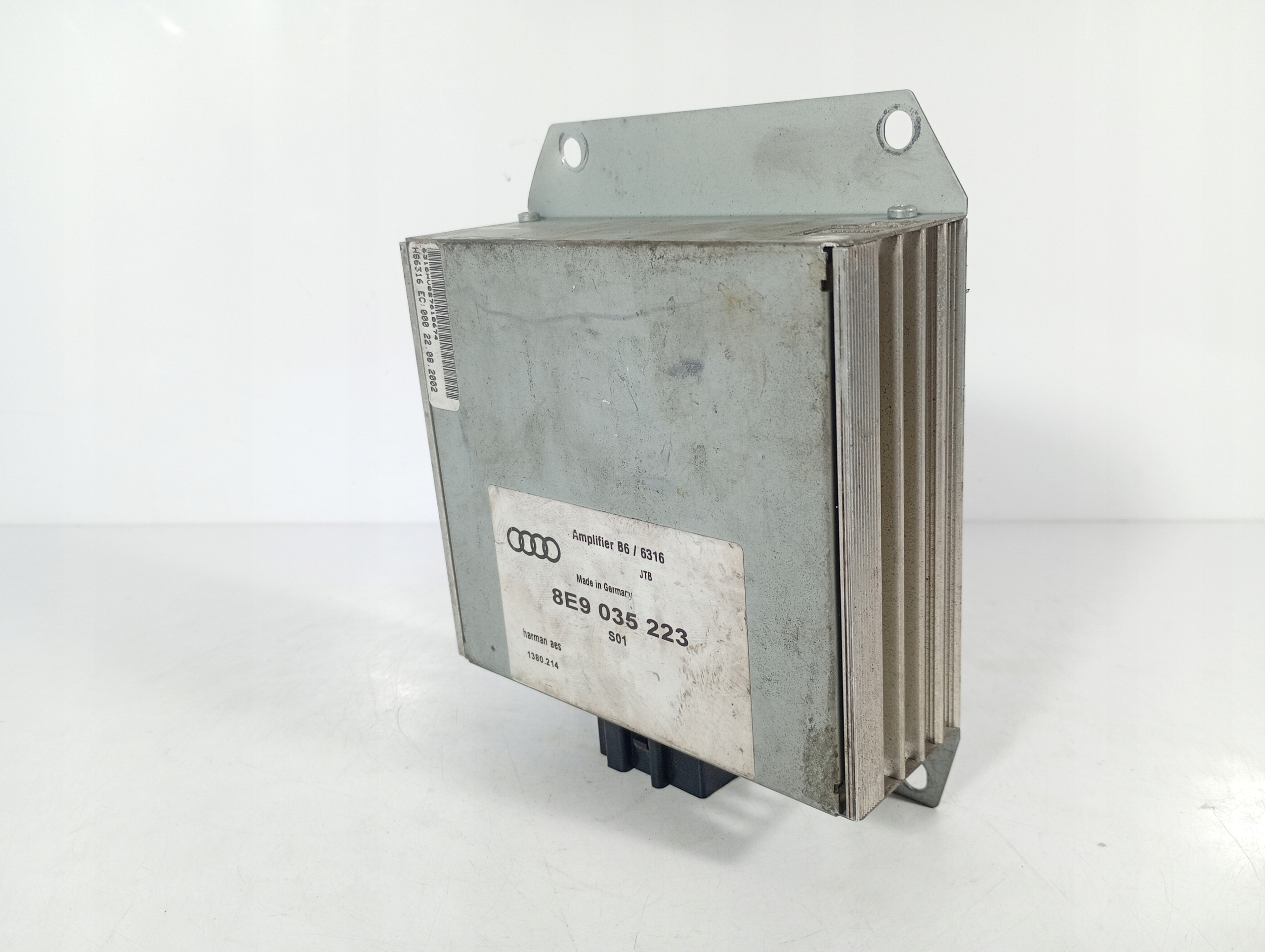 Audi A4 B6 00-06 amplifier RADIA OE 8E9035223