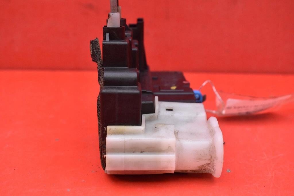 lock door right front front EU HYUNDAI I20 1 and PB 5D HB 08-12