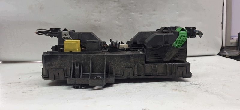 Module fusibles OPEL ASTRA H 13181279DQ