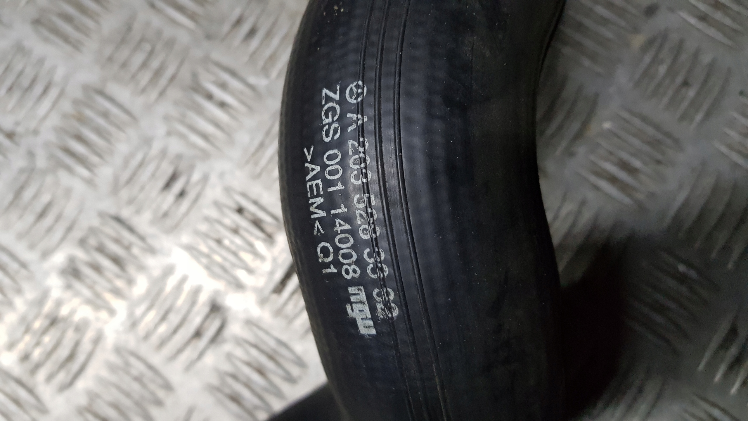 MERCEDES W203 prijenos cijev interkulera 2.2 CDI A2035283382