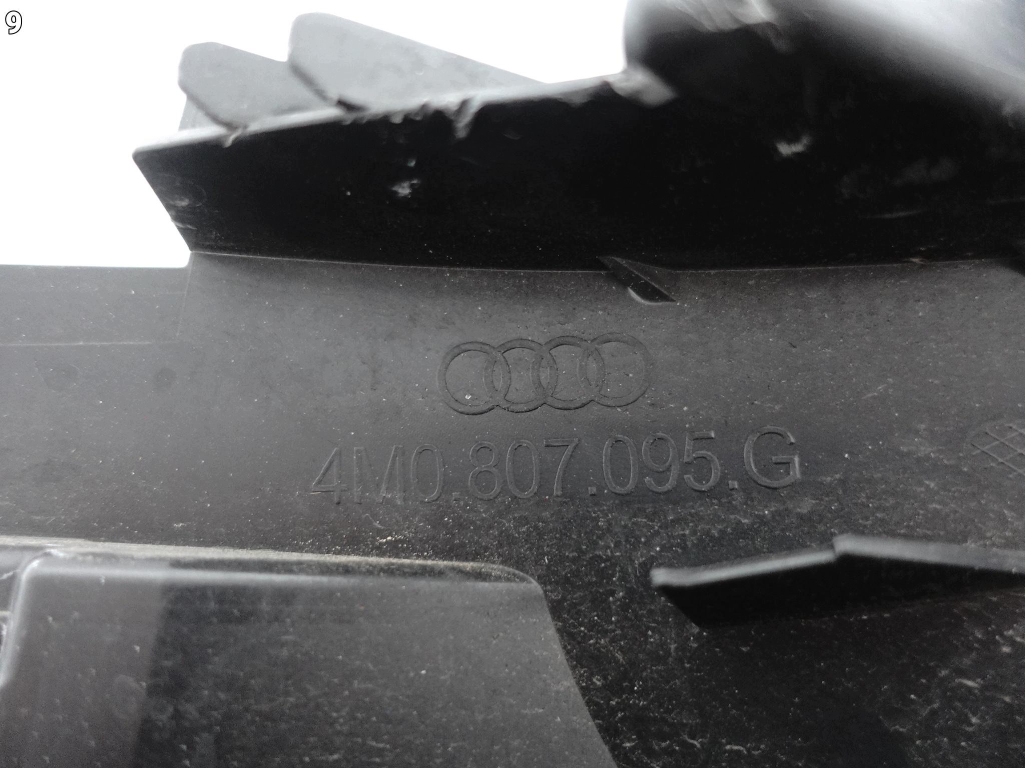 AUDI Q7 SQ7 II 4M0 S-LINE LIFT 19-24 support holder W bumper left front