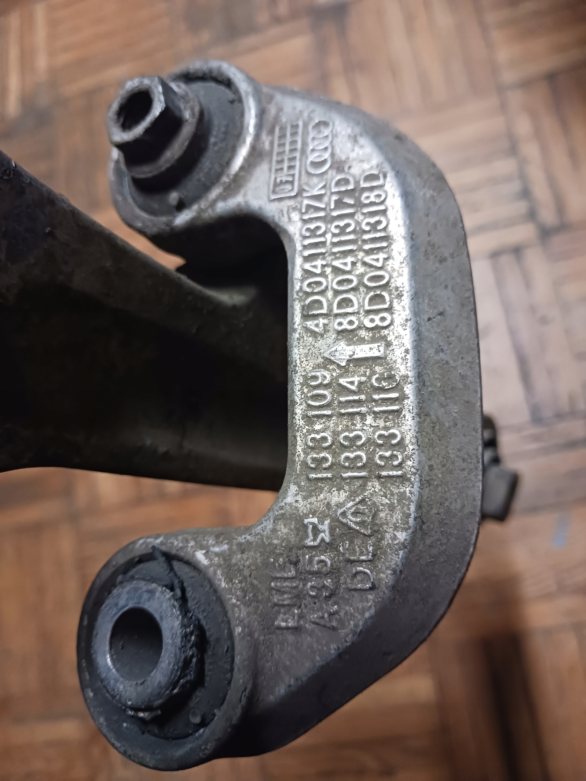 8E0407155N AUDI A4 B7 arm lower left front oryg