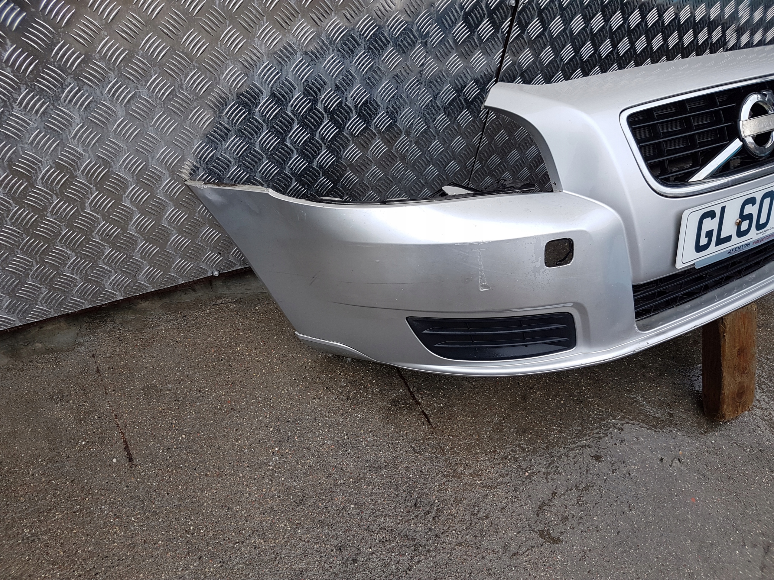 bumper VOLVO S40 V50 LIFT LAK: 426-26