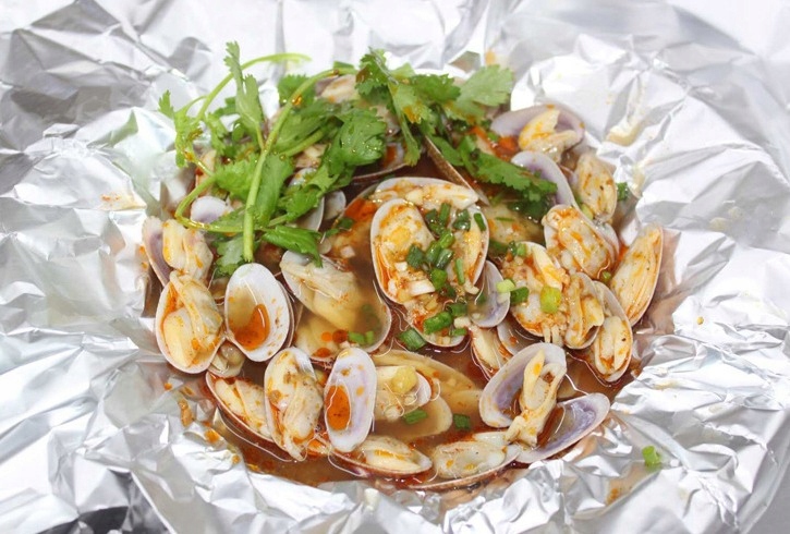 FOLIA ALUMINIOWA GRUBA MOCNA SPOŻYWCZA GASTRONOMICZNA CATERING PACLAN 10M Długość 10 m