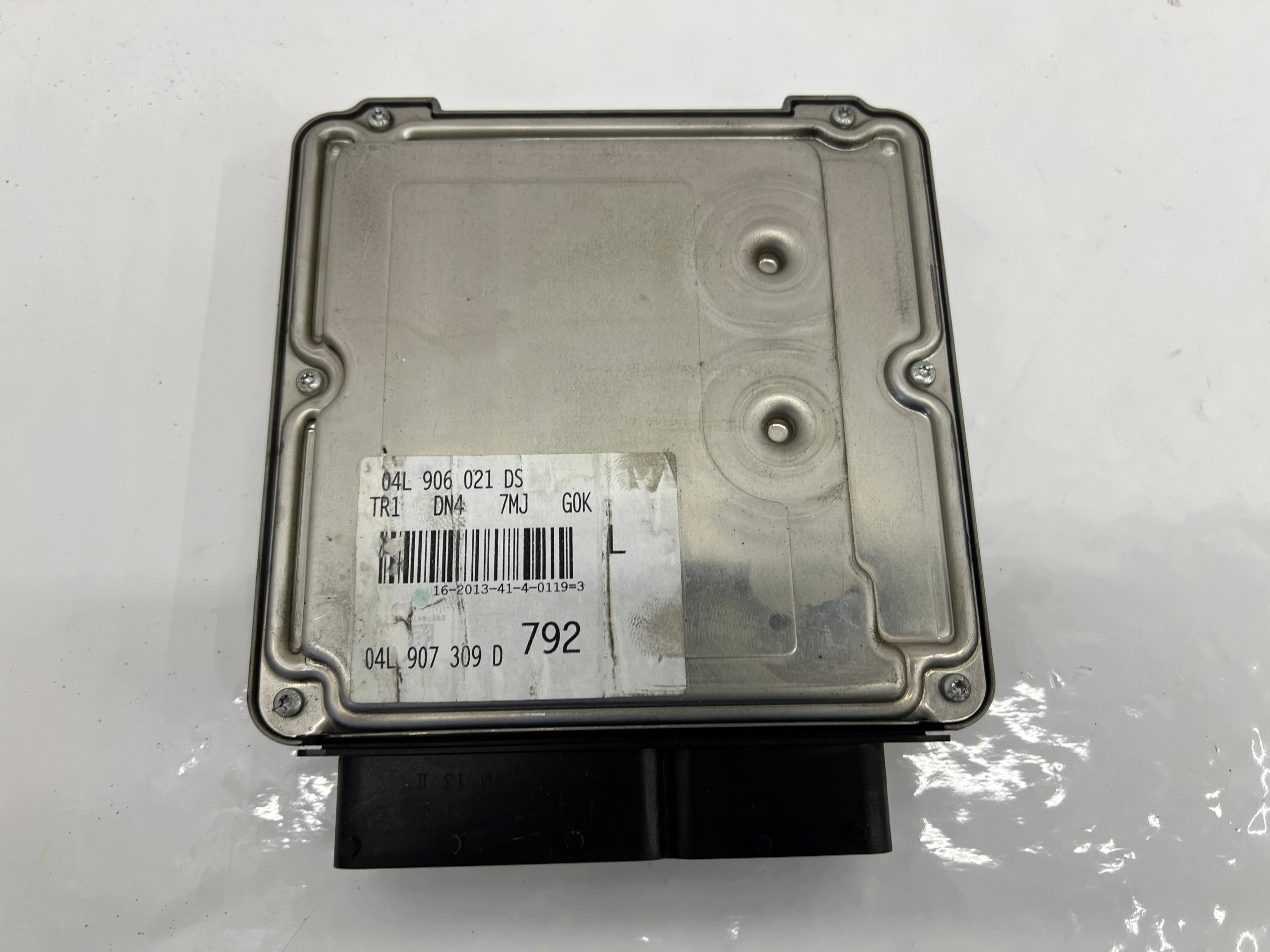 computer control unit of the engine DO AUDI A3 8V 12-16 2.0 TDI CRB 04L907309D