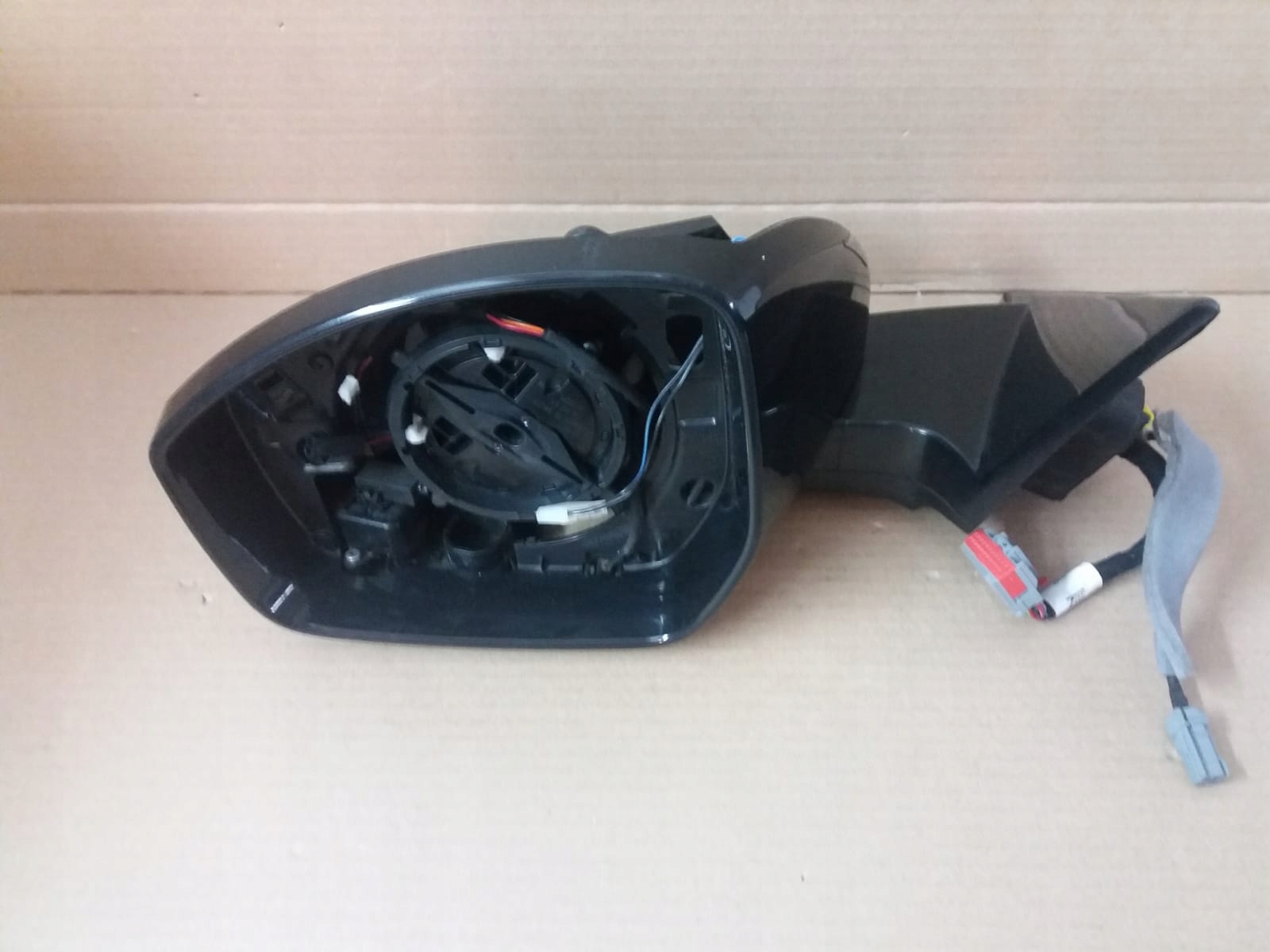 RANGE ROVER VELAR LUSTERKO LEWE 18 PIN + KAMERA