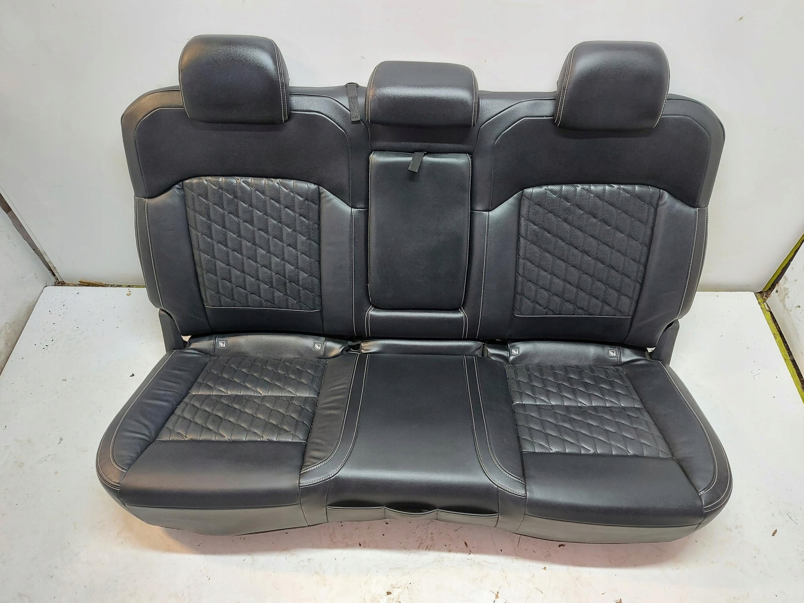 Ford Ranger VI 6 2024r KANAPY Sitze heck PLATINIUM