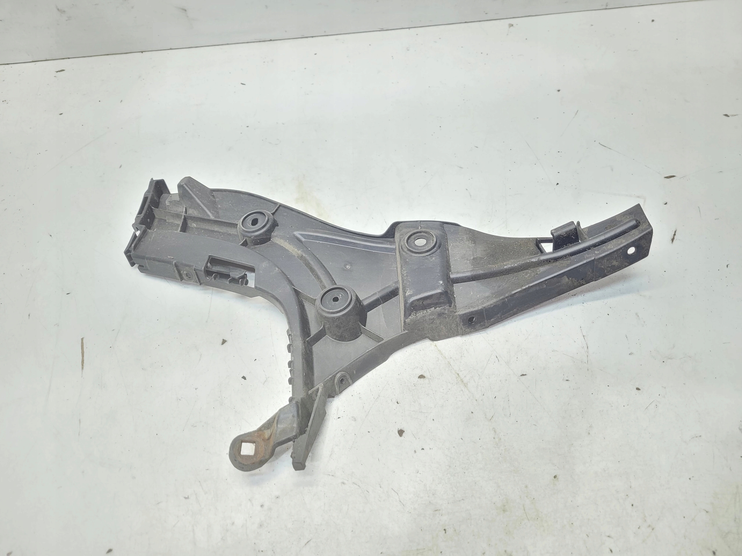 Support Support plaque Pare choc Droite Arrière AUDI A3 8V SPORTBACK 8V4807378A