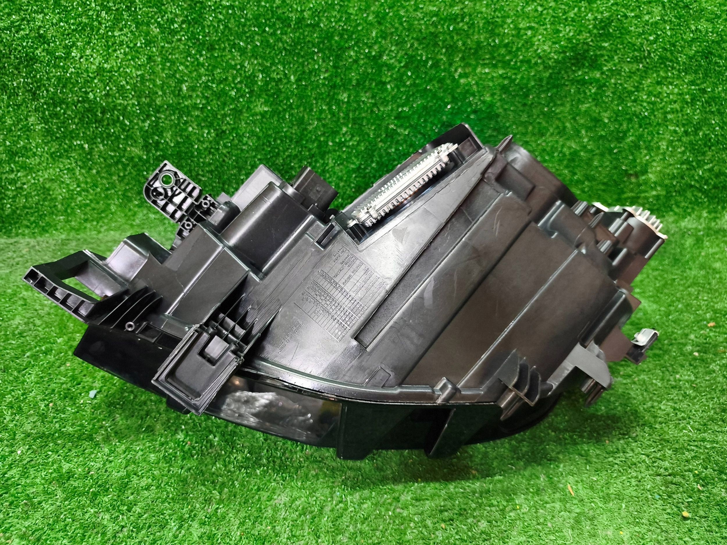 REFLEKTOR right front VW ID4 IQ LIGHT FULL LED NR.R1433