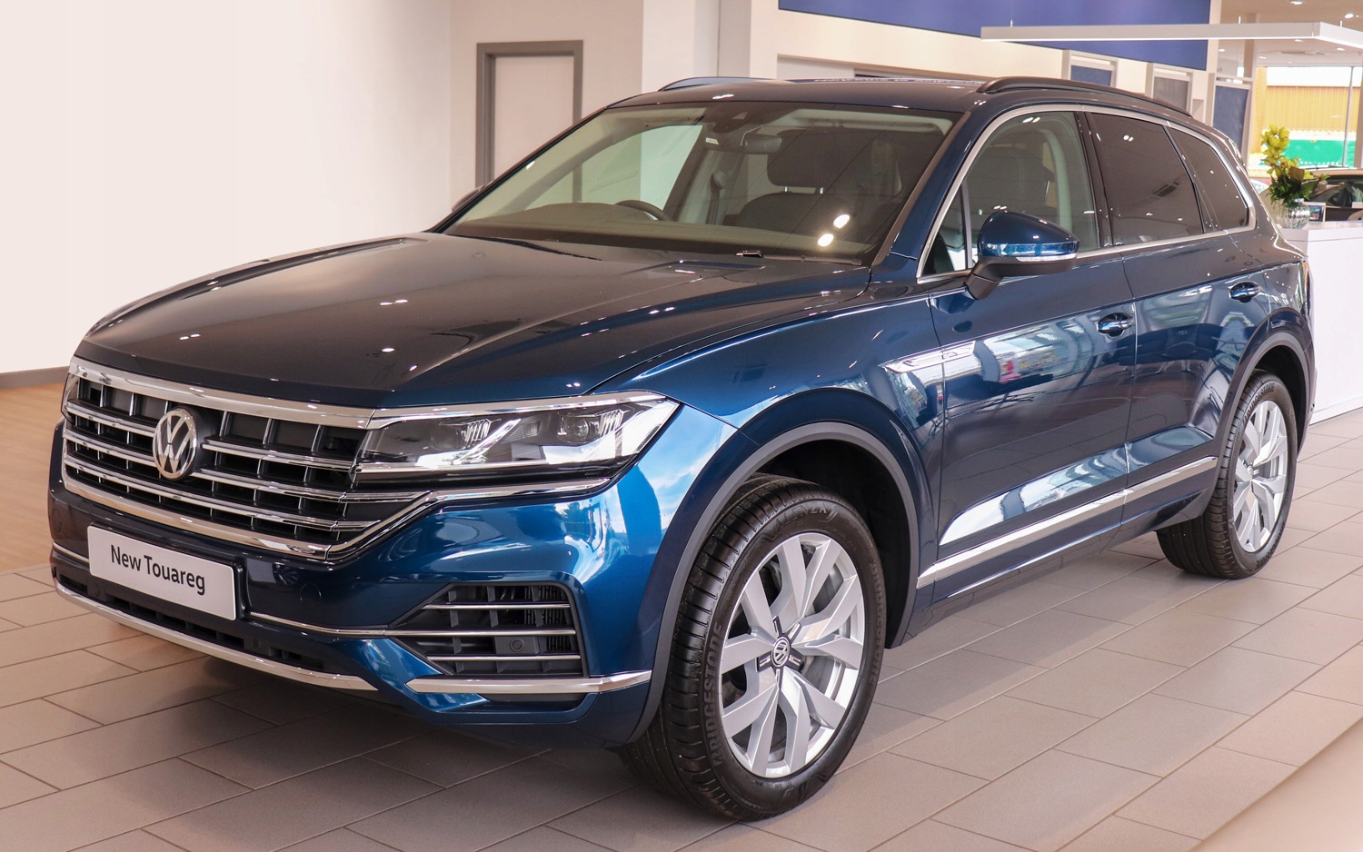 VOLKSWAGEN TOUAREG III NAKŁADKI PROGOWE LISTWY NA PROGI STALOWE Numer katalogowy producenta 2/22241