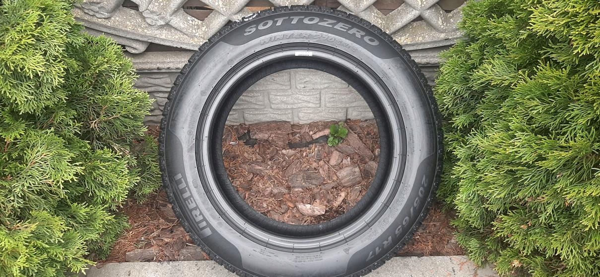 PIRELLI SOTTOZERO WINTER 210 SERIE 205/65R17 (R31) Sezon zimowe