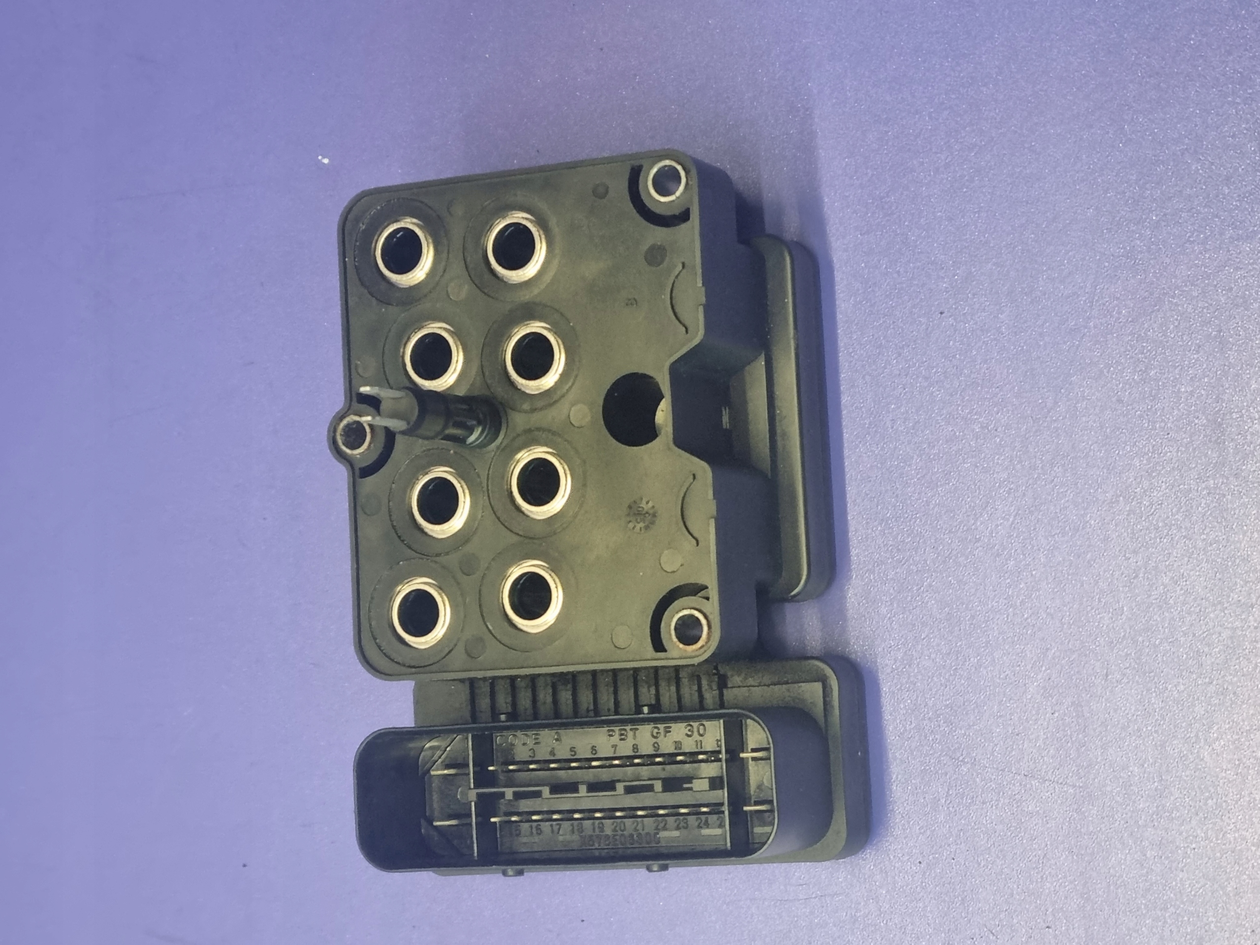 06.2109-0568.3 - БЛОК УПРАВЛІННЯ НАСОСОМ ABS SUZUKI SWIFT 06210905683